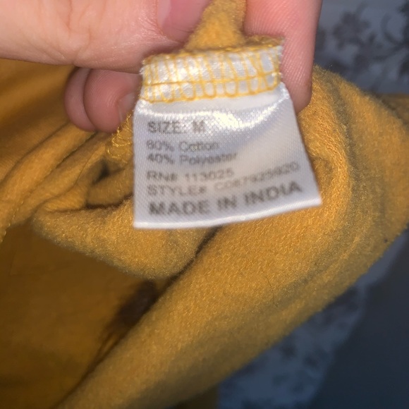 Giraffe Crop Top Hooded Sweatshirt - Picture 3 of 3